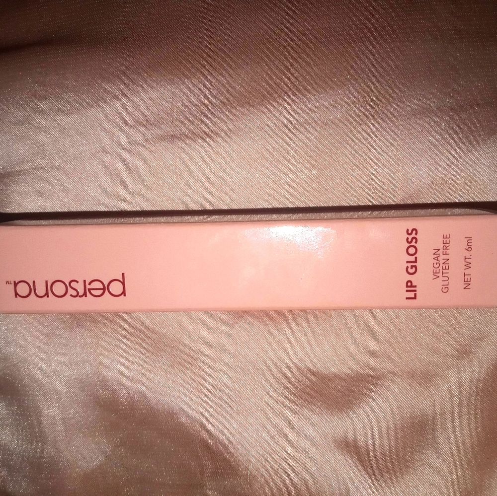 Persona lip gloss